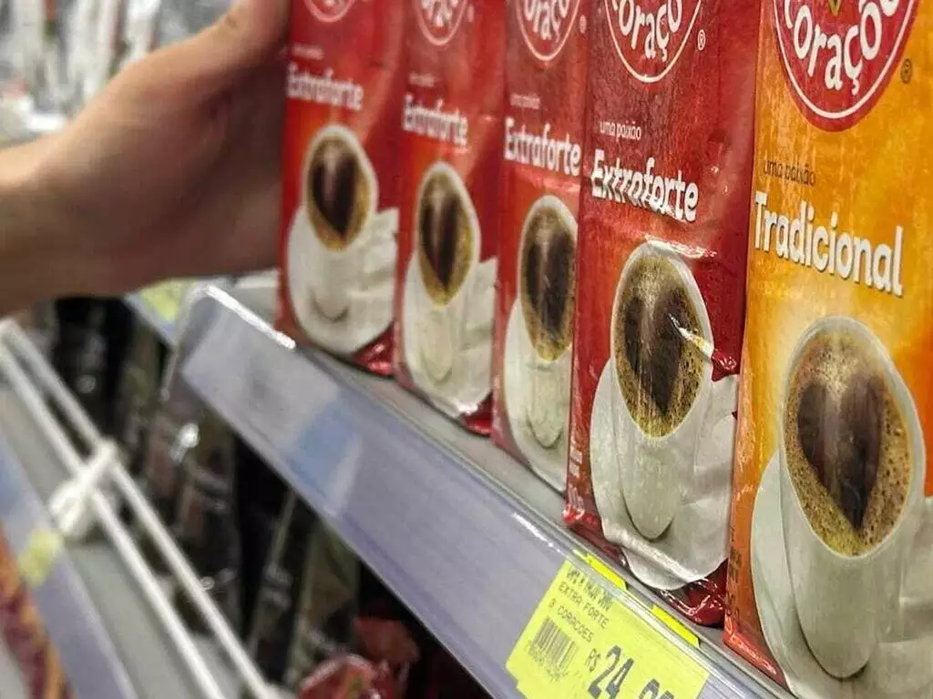 Café é um dos alimentos importados que terá imposto zerado, segundo manobra do governo